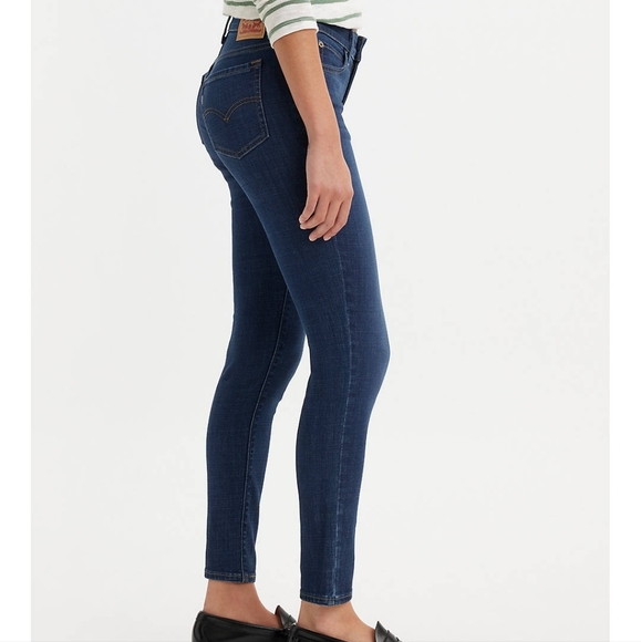 Levi's 711 Skinny Woman's Jeans - Picture 10 of 10